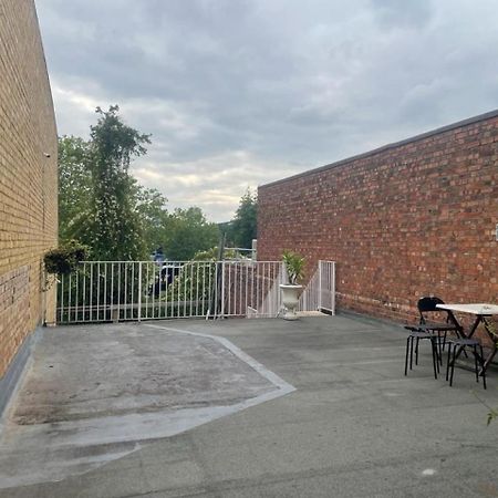 Splendid 1 Bedroom Flat + Terrace London Exterior foto