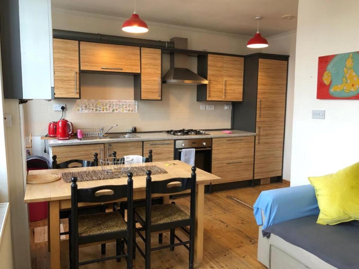 Splendid 1 Bedroom Flat + Terrace London Exterior foto