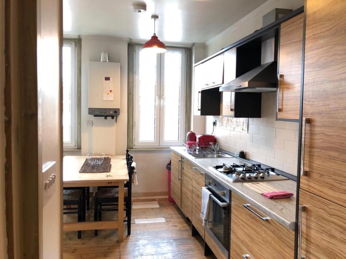 Splendid 1 Bedroom Flat + Terrace London Exterior foto